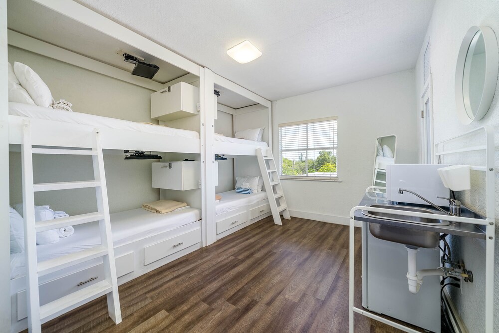 Photo - Treehouse Hotel