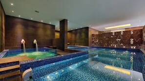 Bain à remous intérieur