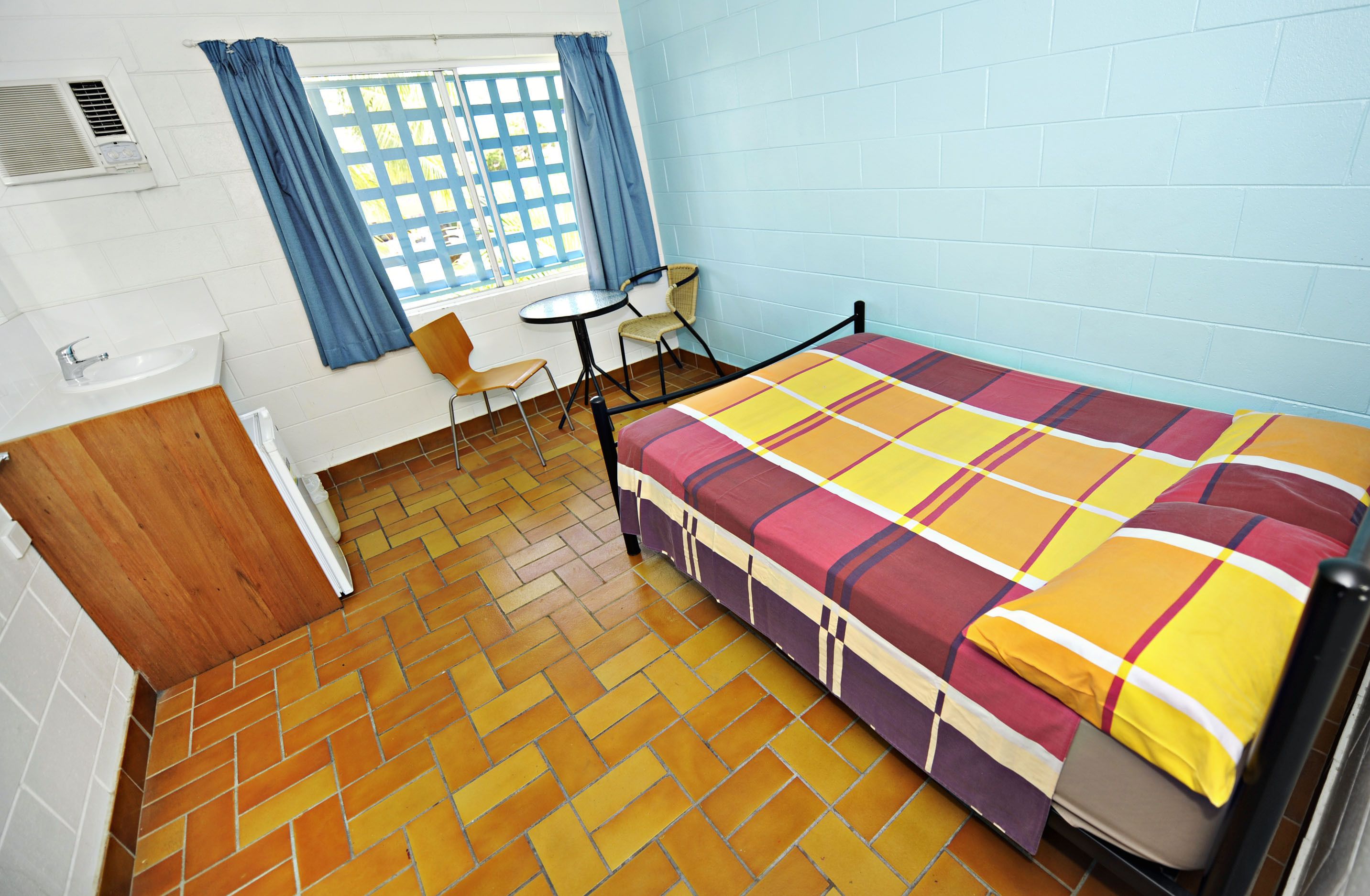 Njoy! Travellers Resort - Hostel