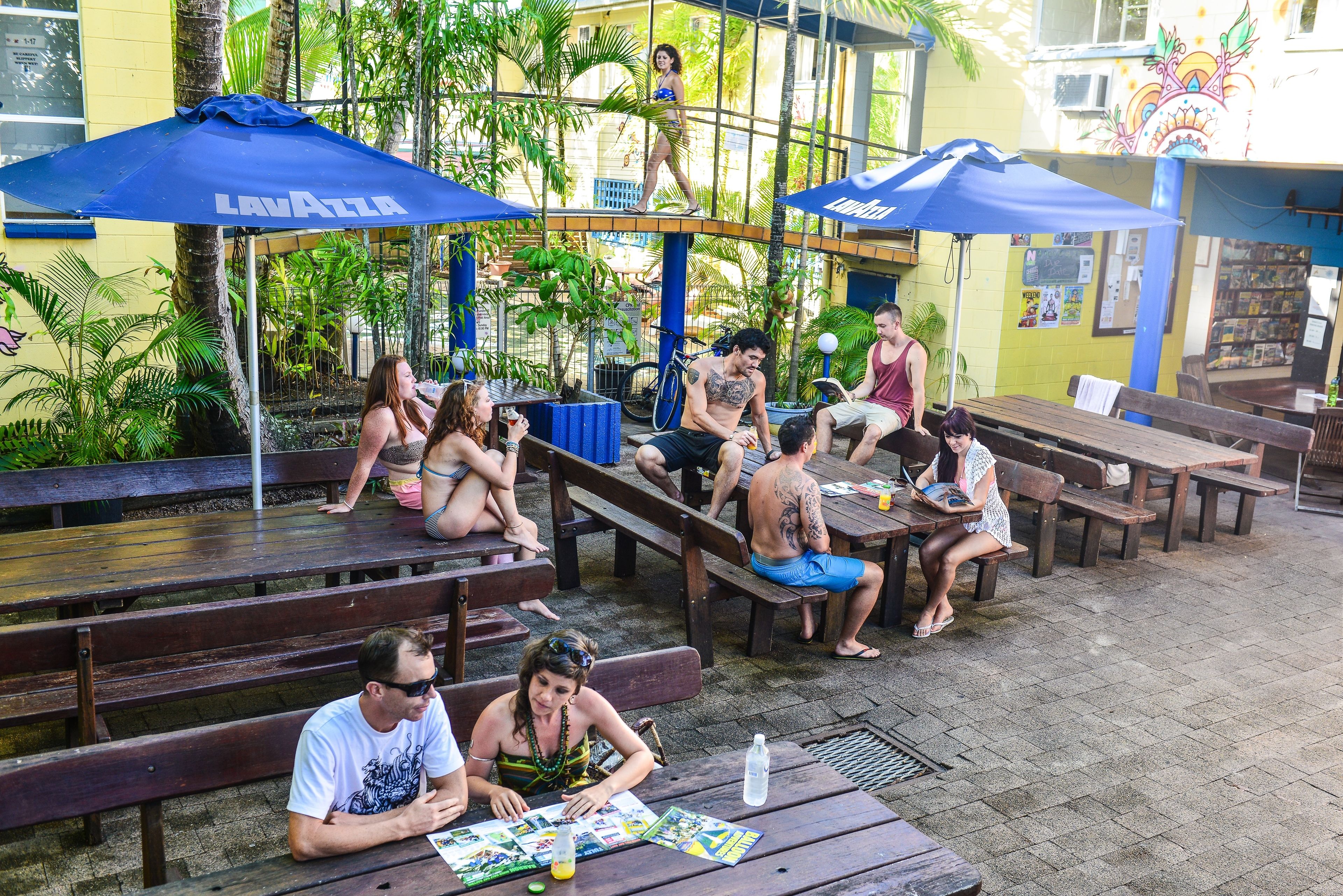 Njoy! Travellers Resort - Hostel