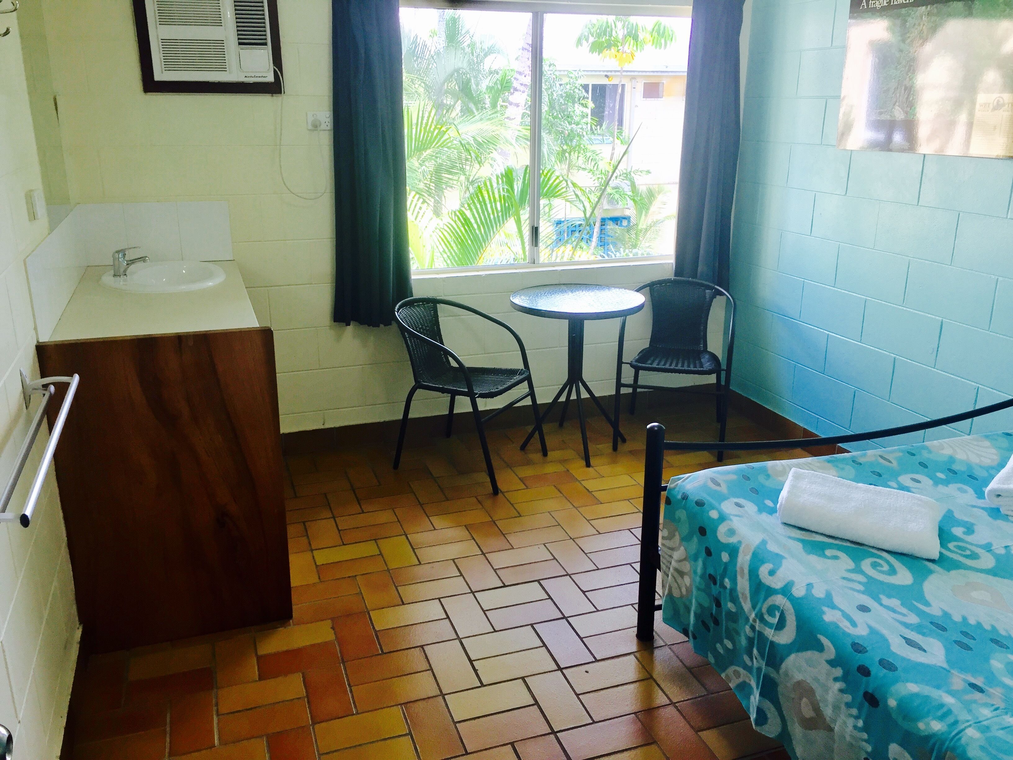 Njoy! Travellers Resort - Hostel