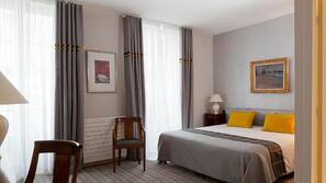 Minibar, in-room safe, free WiFi