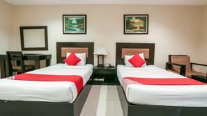 In-room safe, free WiFi, bed sheets