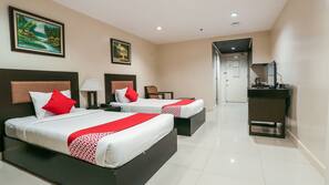 In-room safe, free WiFi, bed sheets
