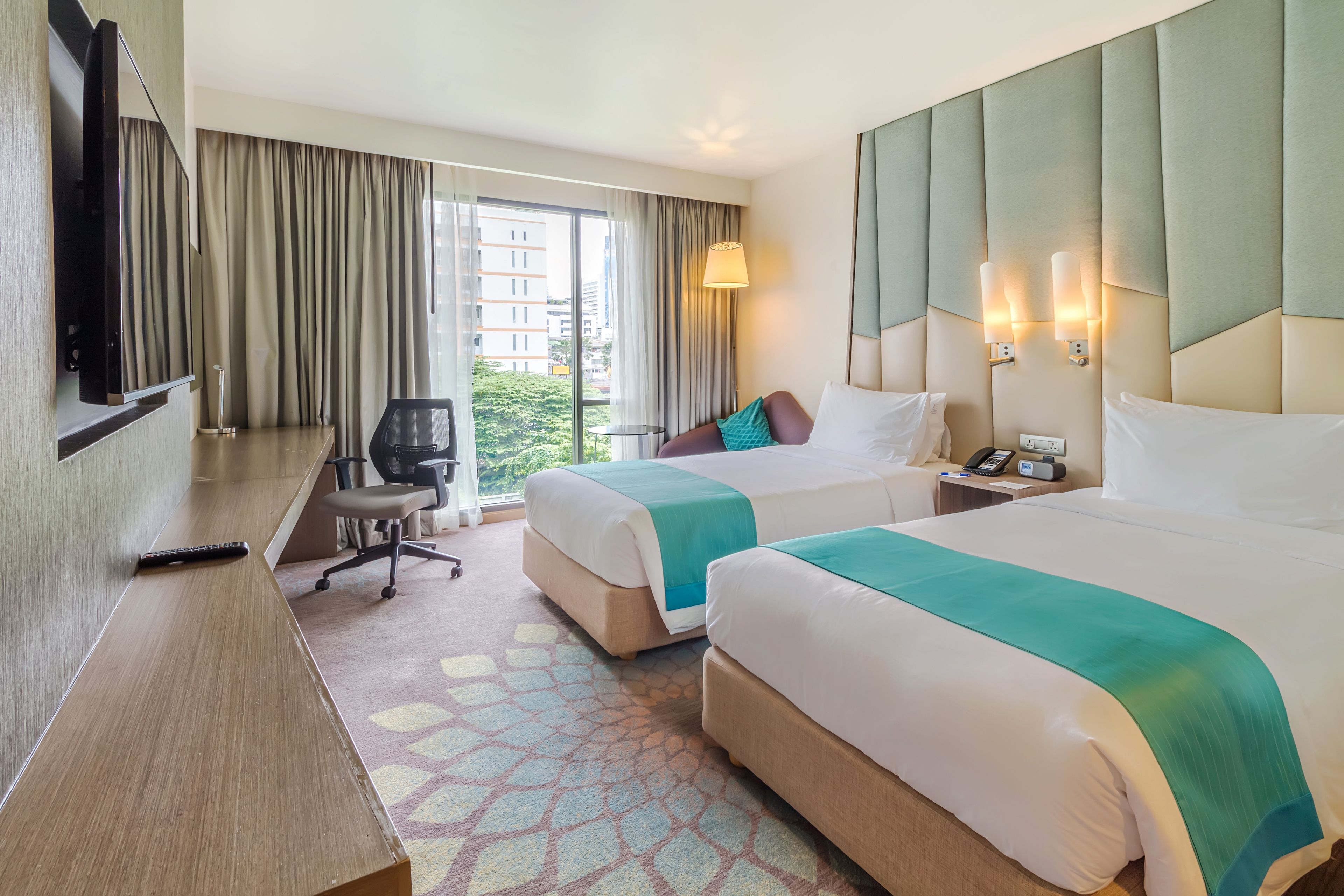 Holiday Inn Express Bangkok Sukhumvit 11 An Ihg Hotel Bangkok 22 Updated Prices Expedia Co In