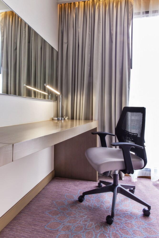 Holiday Inn Express Bangkok Sukhumvit 11 An Ihg Hotel Free Breakfast In Bangkok From 40 Trabber Hotels Holiday Inn Express Bangkok Sukhumvit 11 An Ihg Hotel Free Breakfast In Bangkok From 40 Trabber Hotels
