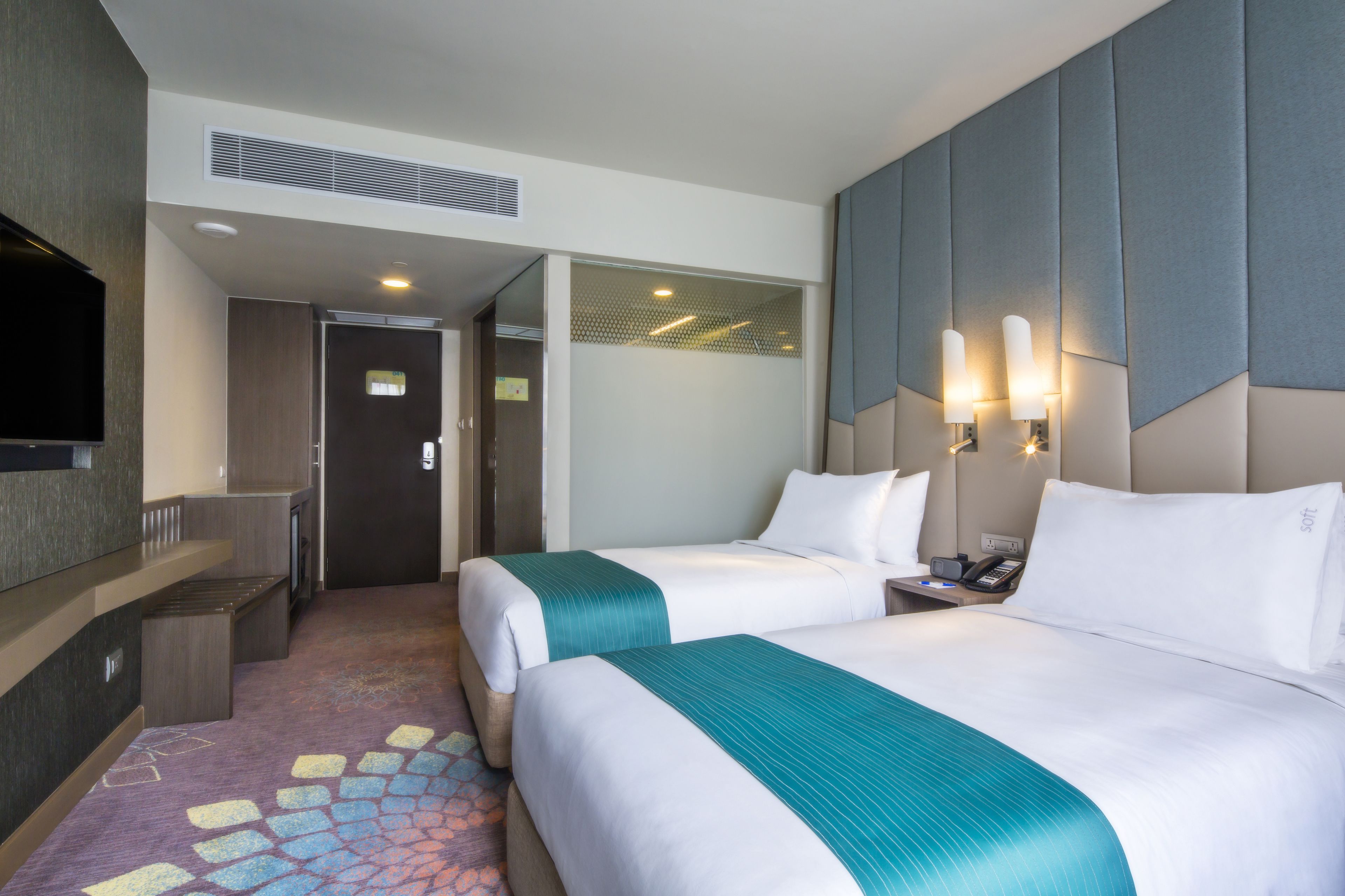 Holiday Inn Express Bangkok Sukhumvit 11 An Ihg Hotel Bangkok 22 Updated Prices Expedia Co In