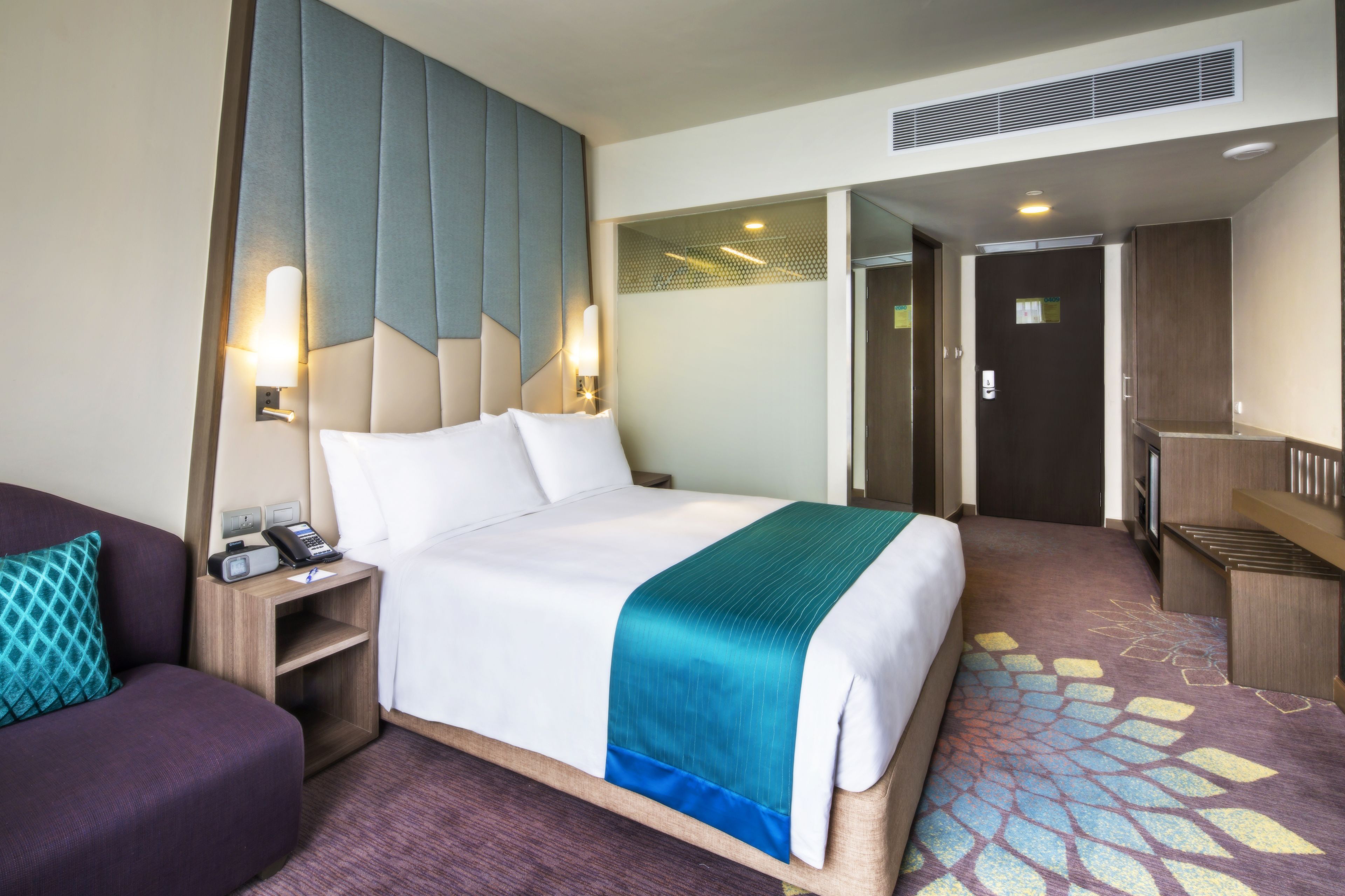 Holiday Inn Express Bangkok Sukhumvit 11 An Ihg Hotel Bangkok 22 Updated Prices Expedia Co Th