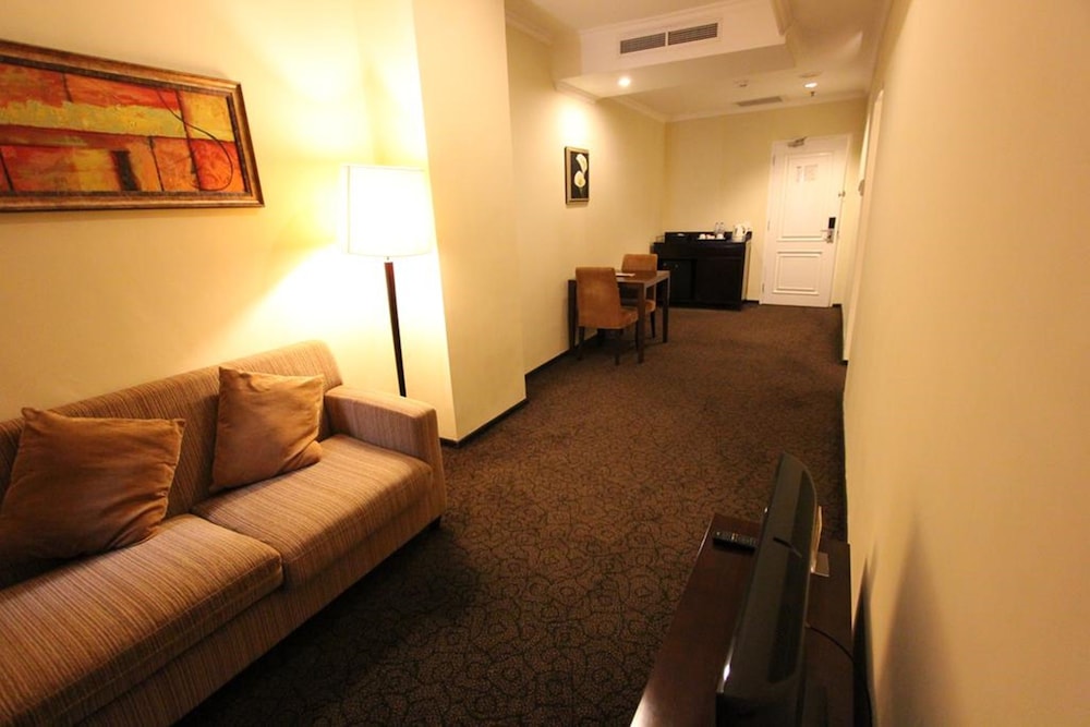 Room, Harmoni One Convention Hotel & Service Apartments