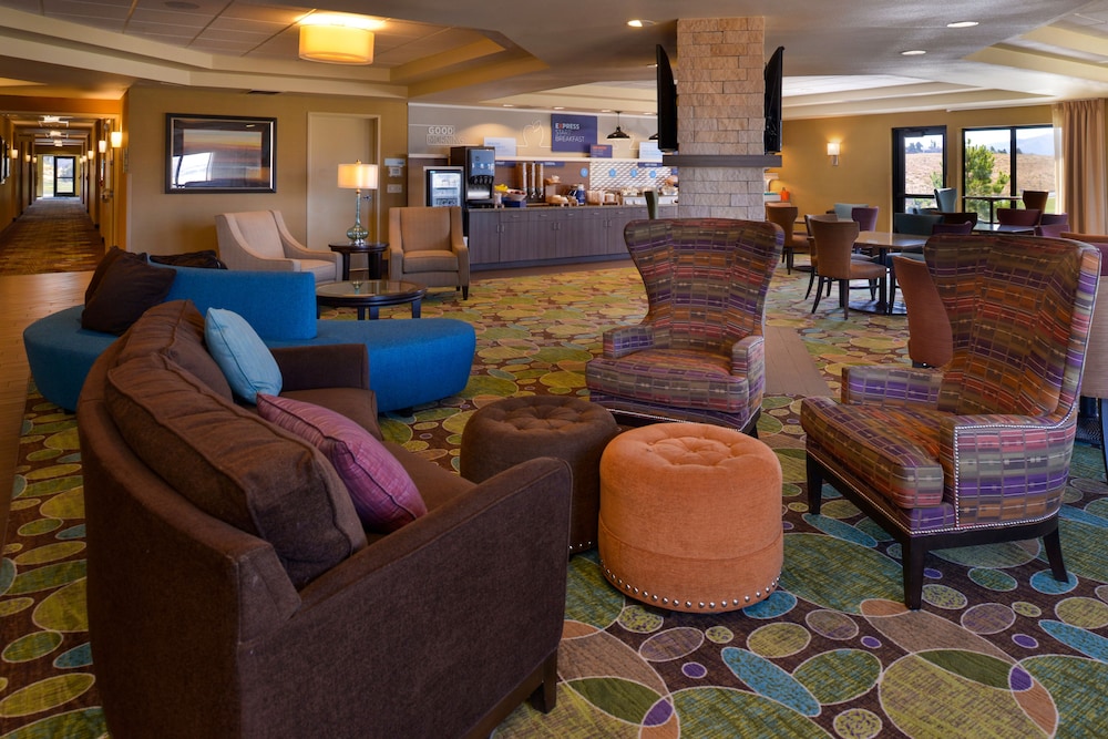 Holiday Inn Express & Suites Pocatello, an IHG Hotel