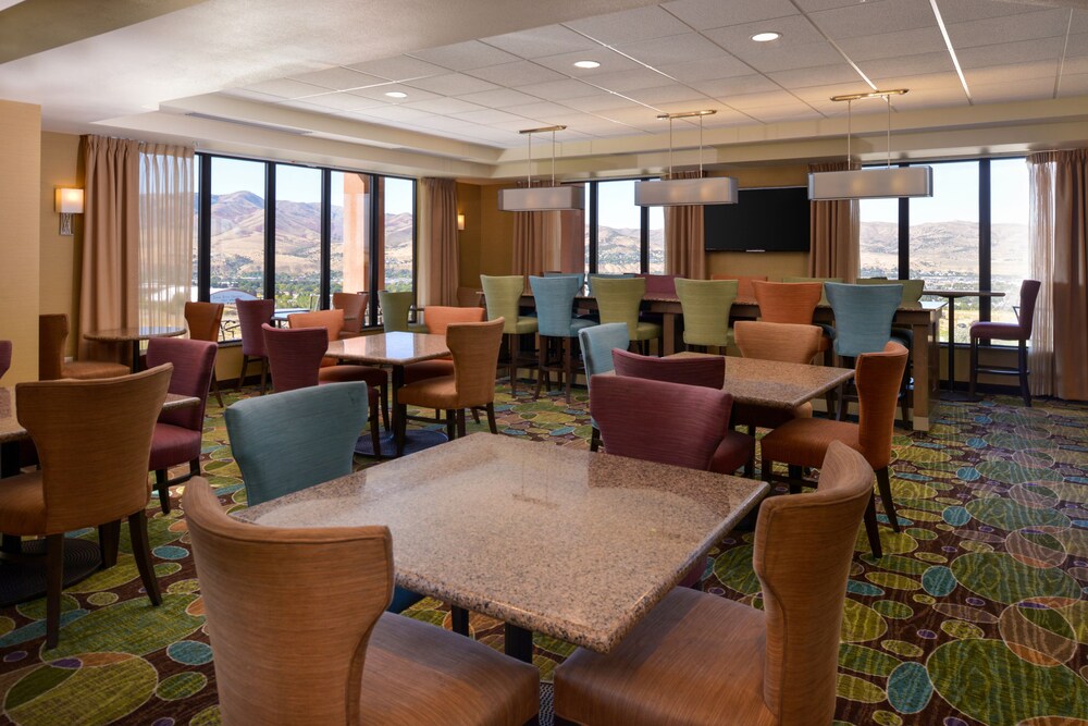 Holiday Inn Express & Suites Pocatello, an IHG Hotel