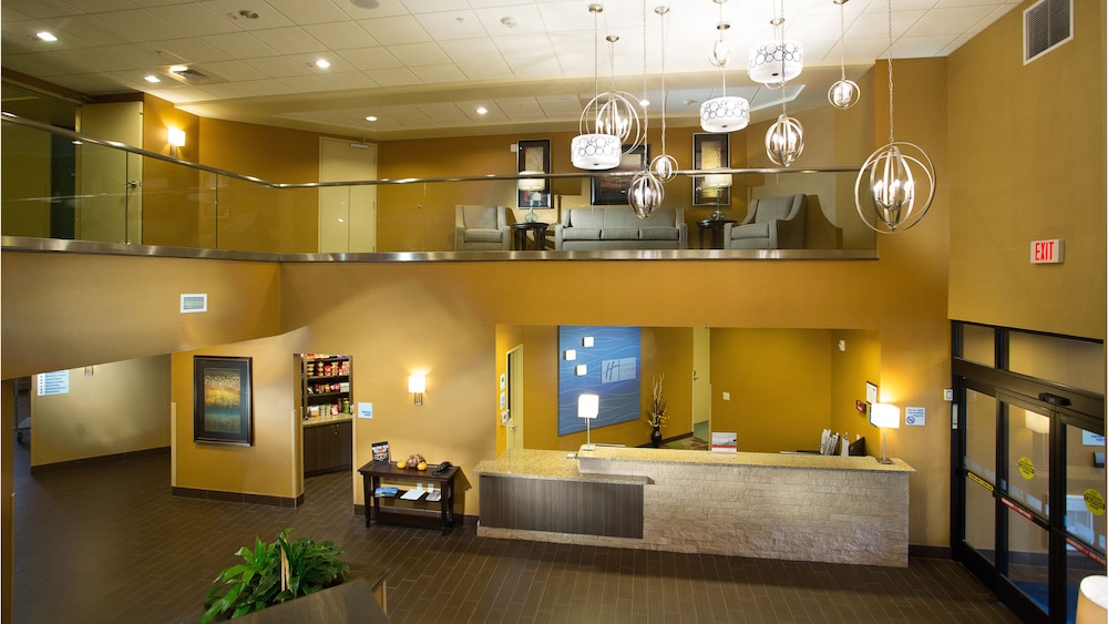 Holiday Inn Express & Suites Pocatello, an IHG Hotel