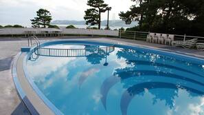 Seasonal outdoor pool