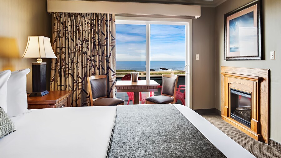 Surf & Sand Lodge