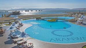 2 piscinas al aire libre, sombrillas, tumbonas