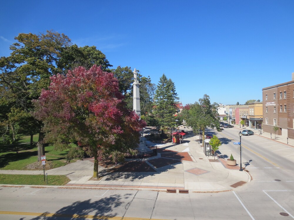 Inn of Sheboygan, Sheboygan 68 Room Prices & Reviews Travelocity