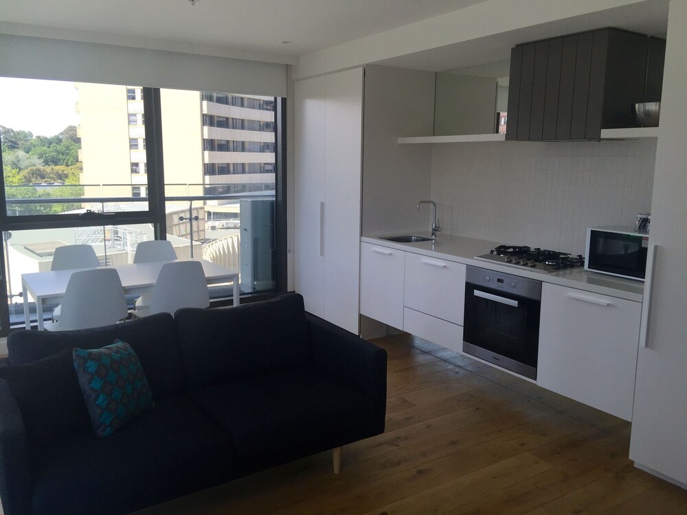 Apartments Melbourne Domain St Kilda Road Deals & Reviews (Melbourne