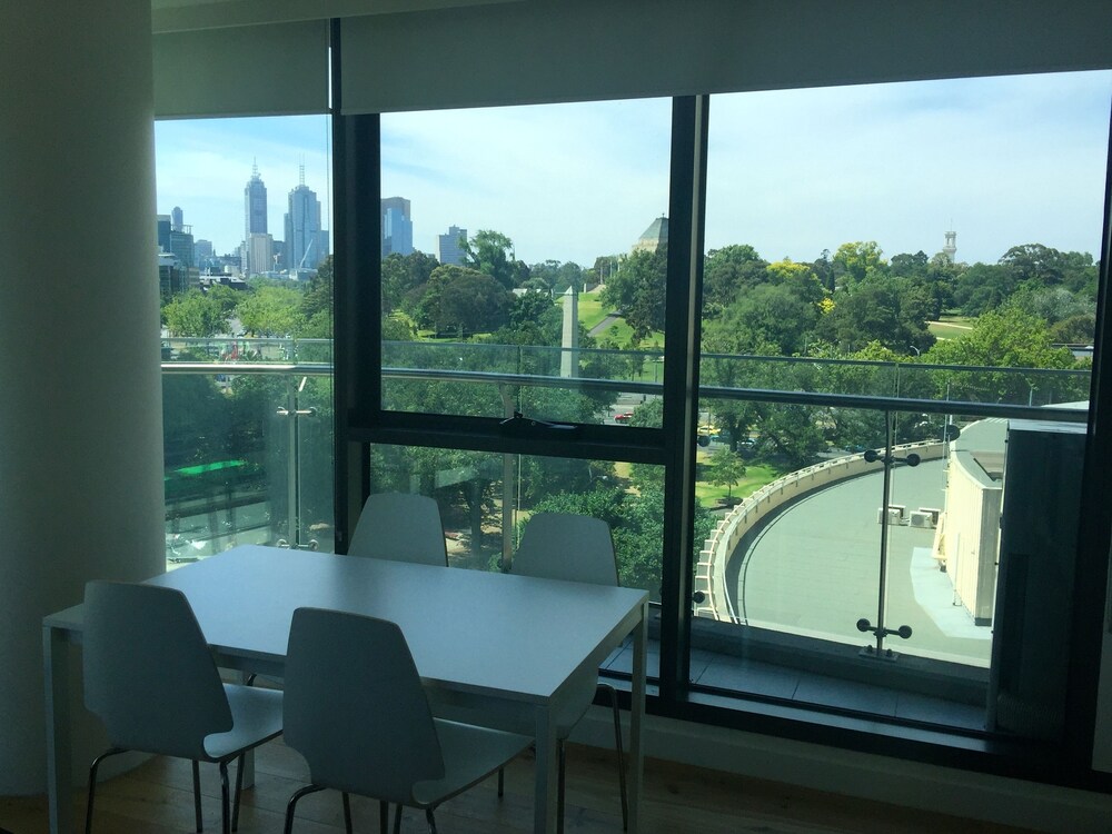 Apartments Melbourne Domain St Kilda Road Deals & Reviews (Melbourne