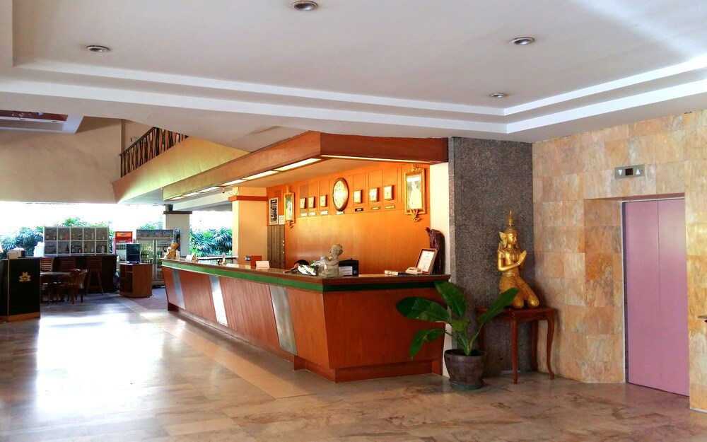 Mike Beach Resort Pattaya 2018 Room Prices 33 Deals Reviews Beach Ocean View Featured Image Reception