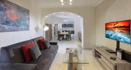 The Queen Luxury Apartments - Villa Cortina