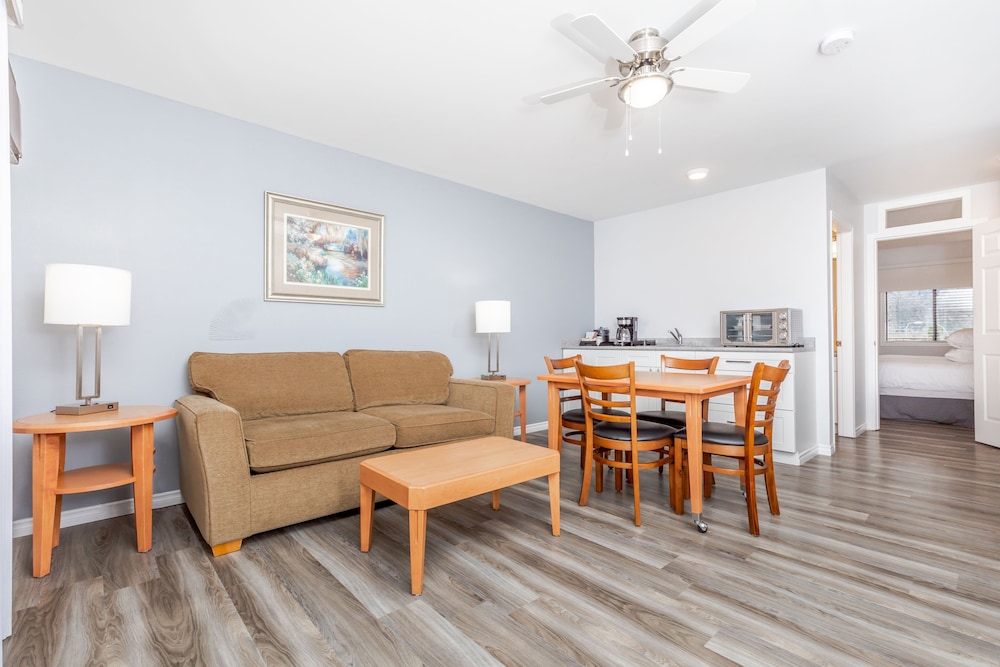 Westridge Motor Inn AU110 Deals & Reviews (Osoyoos, CAN) Wotif