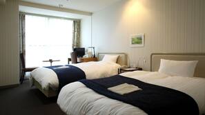 In-room safe, free WiFi, bed sheets