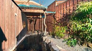 Outdoor spa bath