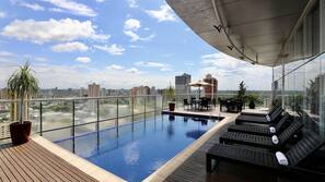 Piscina infinita