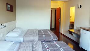 Minibar, caja fuerte, escritorio y wifi gratis