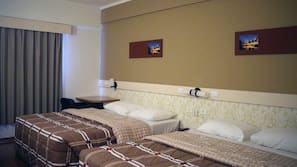 Minibar, caja fuerte, escritorio y wifi gratis