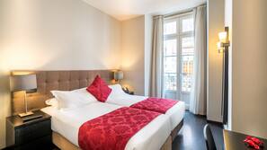 In-room safe, desk, soundproofing, free WiFi