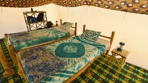 Sábanas de algodón egipcio, colchones Tempur-Pedic, escritorio