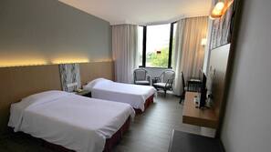 Minibar, in-room safe, desk, iron/ironing board