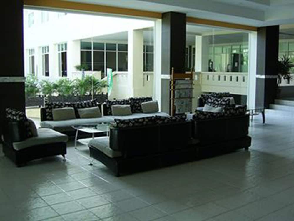 Crown Pattaya Beach Hotel Crown Pattaya Beach Hotel