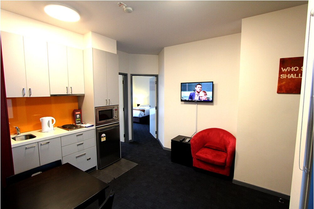 Alston Apartments Hotel
