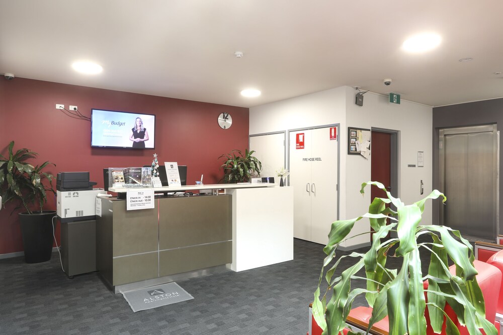 Alston Apartments Hotel