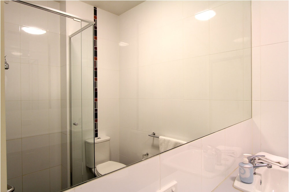 Alston Apartments Hotel
