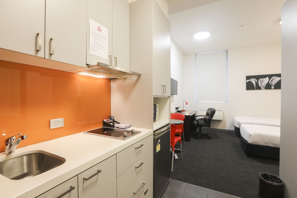 Alston Apartments Hotel