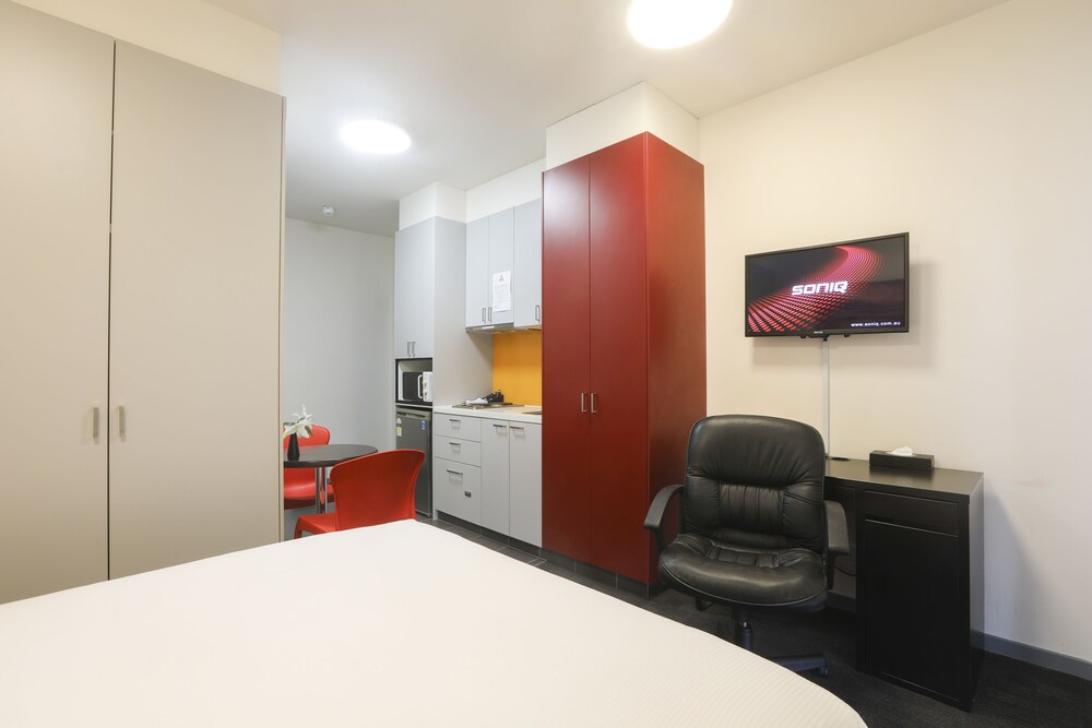 Alston Apartments Hotel