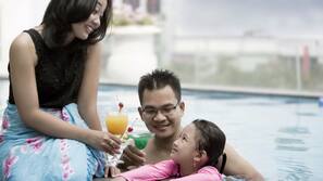 Kolam renang outdoor