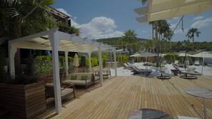 Private beach, free beach cabanas, sun loungers, beach umbrellas