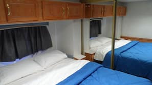 1 bedroom, free WiFi, linens