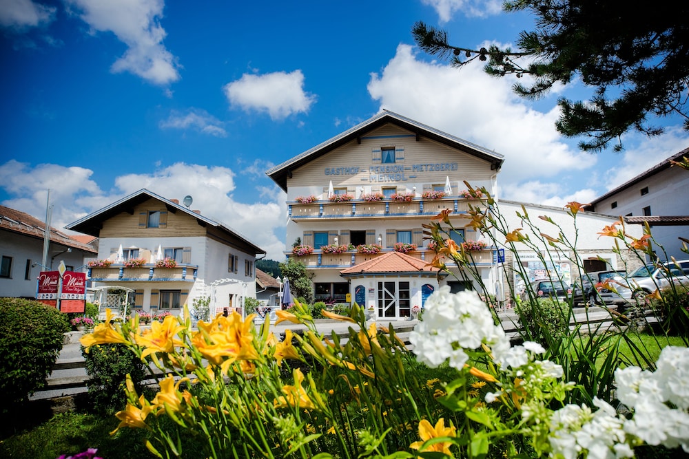 Gasthof-Pension-Metzgerei Meindl in Arrach, Germany