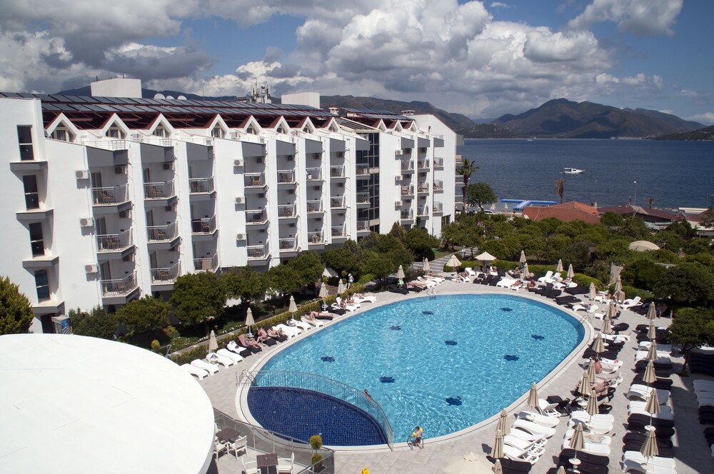 Luna Beach Deluxe Hotel All Inclusive 2018 Room Prices Deals Exterior Detail Featured Image