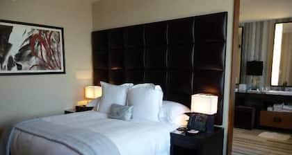 Jet Luxury @ The Dominick