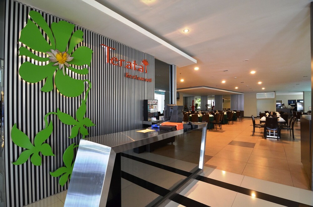 Savana Hotel And Convention Malang  book savana hotel 
