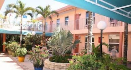 Lago Mar Motel and Apartments