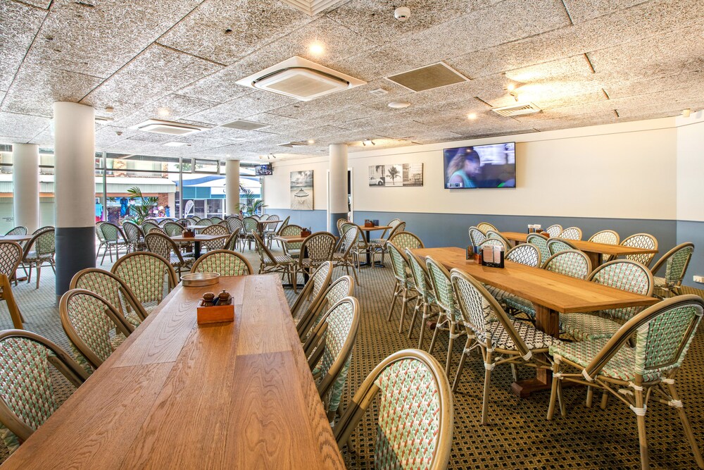 Seabreeze Beach Hotel