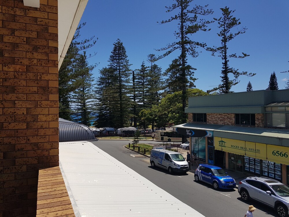 Seabreeze Beach Hotel