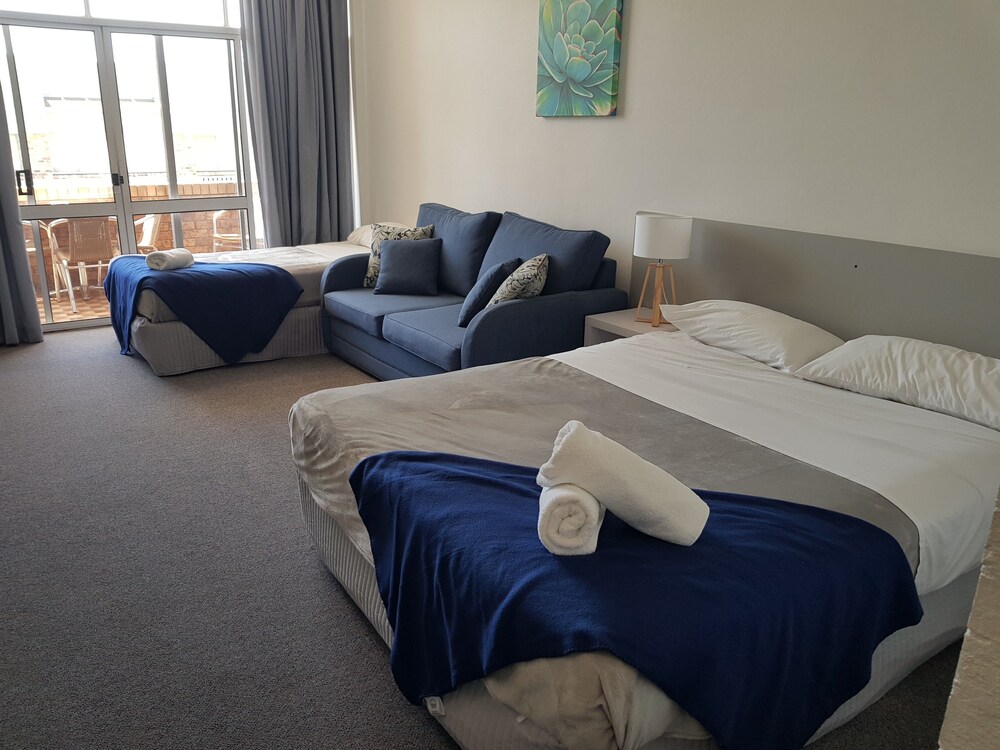 Seabreeze Beach Hotel